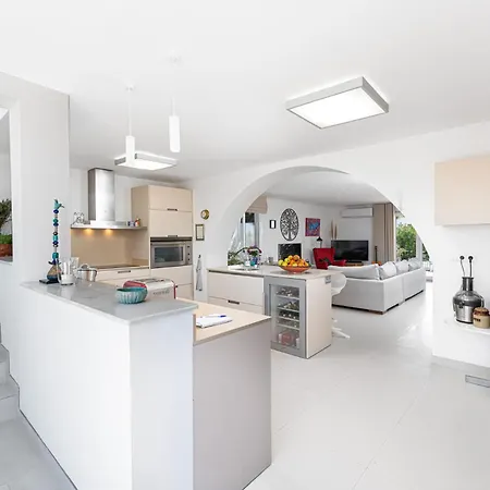 فيلة Arcos In By Solaga Homes *