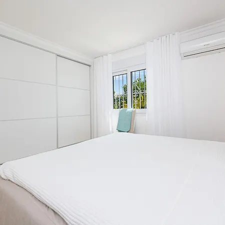 فيلة Arcos In By Solaga Homes