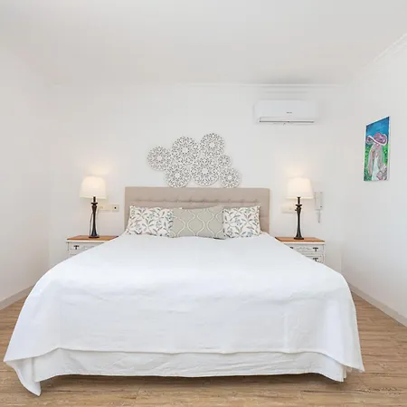 فيلة Arcos In By Solaga Homes *